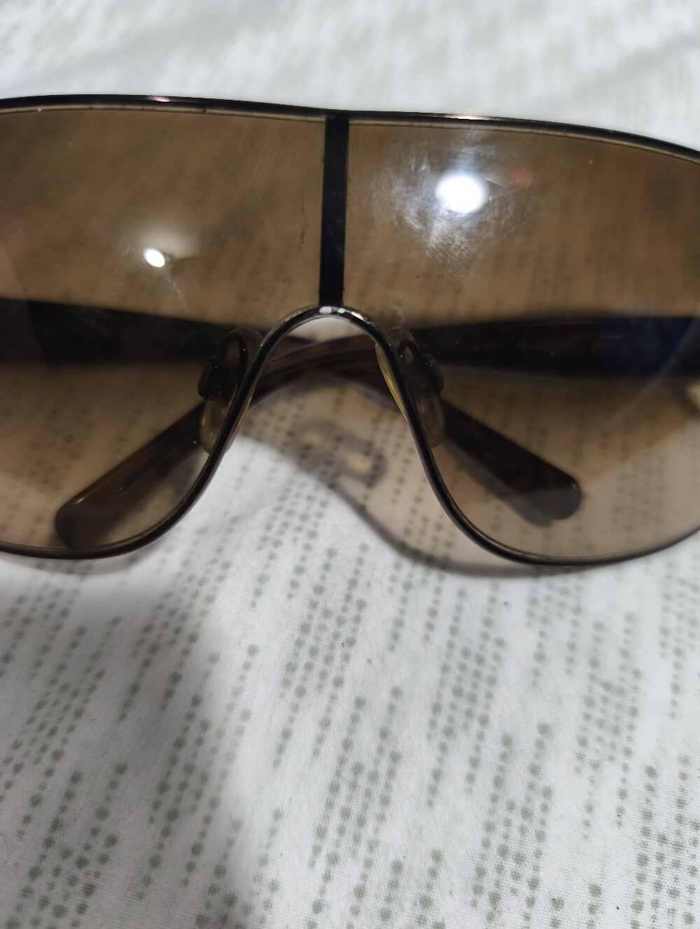 Burberry Vintage Brown Shield Sunglasses for Men - Gradient Brown Lenses - Picture 12 of 12